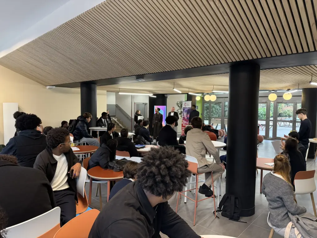 Job dating - Discours dans le hall